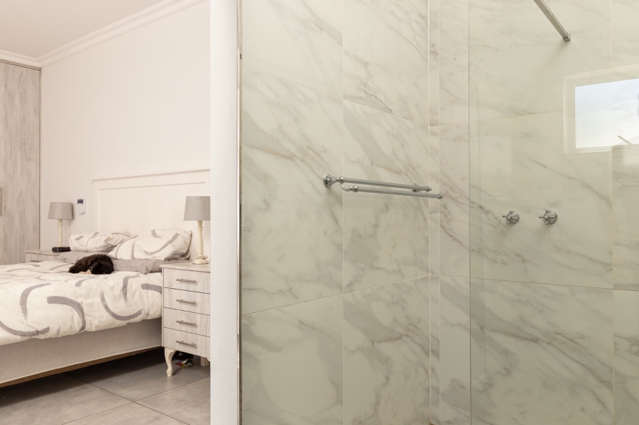 4 Bedroom Property for Sale in Velddrif Western Cape